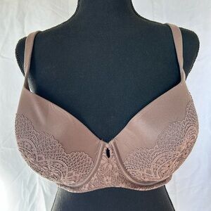 VICTORIA’S SECRET Body by Victoria taupe padded bra w/ underwire. Size 38 DDD.